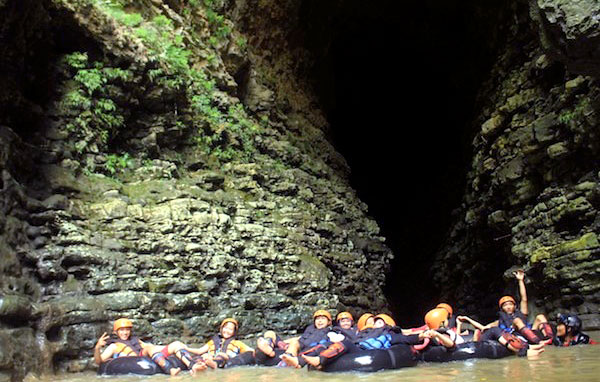 cave-tubing-kalisuci