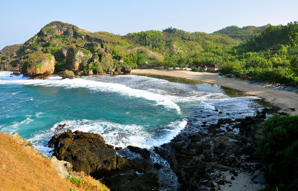 pantai-siung-gunungkidul-600x385