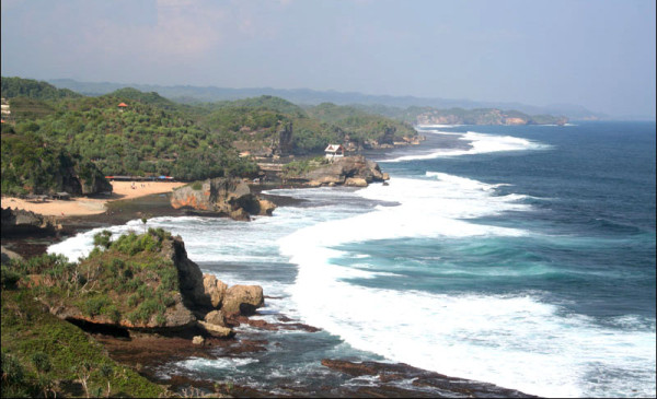 pantai-sundak-di-gunungkidul-600x365